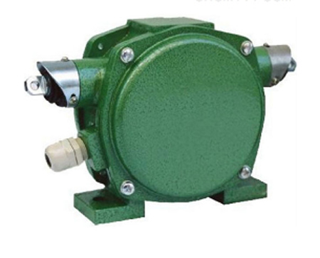 常用皮帶跑偏控制器PWG-12-30、超靈敏兩級跑偏開關(guān)WHKP-12-30廠家